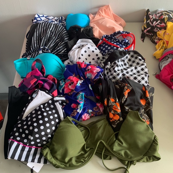 Swim suits - Picture 2 of 3